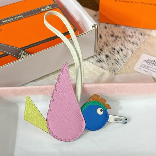 designer,replica,clothing,fake,1:1,lv,luxury,high quality New Hermes Bird charm, Hermes bird bag pendant, bag ornament, keychain (J38084)