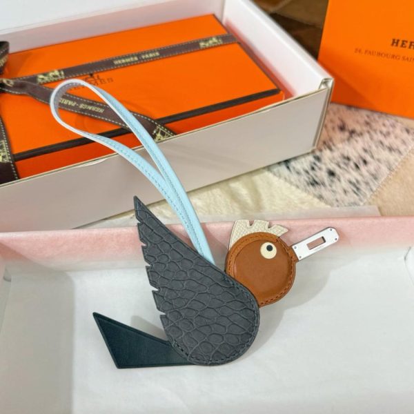designer,replica,clothing,fake,1:1,lv,luxury,high quality New Hermes Bird charm for Hermes crocodile and bird bag (7C8058)