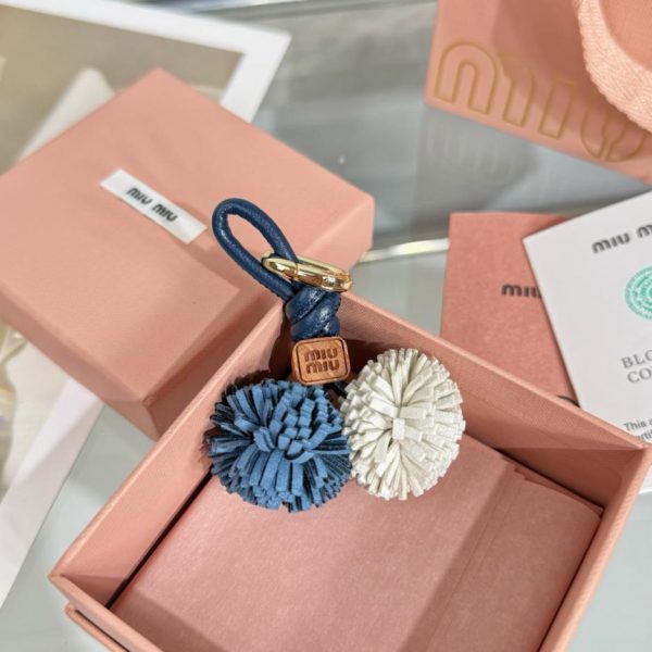 designer,replica,clothing,fake,1:1,lv,luxury,high quality MIUMIU Flower Bag Charm, Medium (N96RAW)