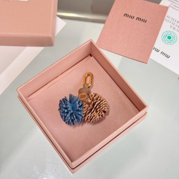 designer,replica,clothing,fake,1:1,lv,luxury,high quality MIUMIU Flower Bag Charm (43HMV9)