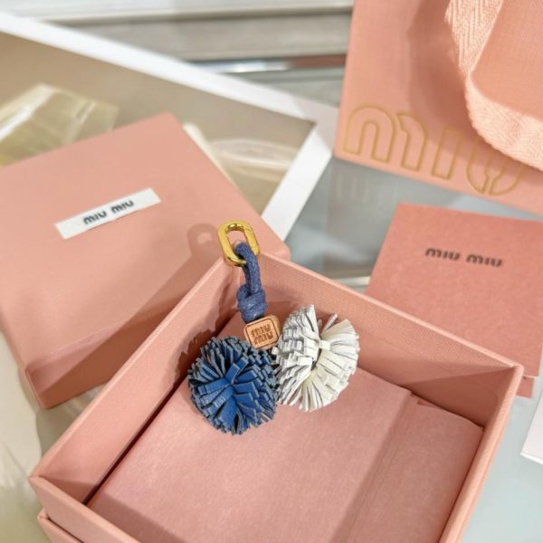 designer,replica,clothing,fake,1:1,lv,luxury,high quality MIUMIU Flower Bag Charm (8FFZ44)