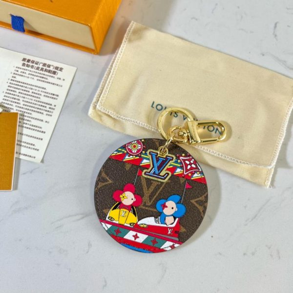 designer,replica,clothing,fake,1:1,lv,luxury,high quality LV keychain/round pendant (X9K9QD)