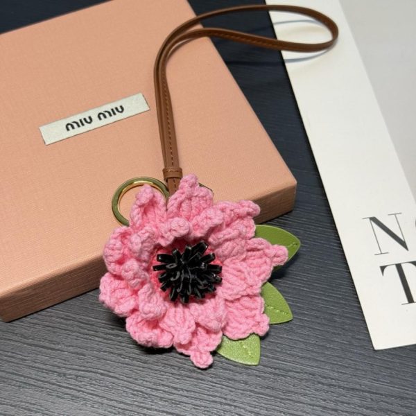 designer,replica,clothing,fake,1:1,lv,luxury,high quality New Miu Miu limited edition crochet flower pendant (W51UOT)