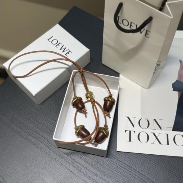 designer,replica,clothing,fake,1:1,lv,luxury,high quality New Loewe Auspicious Hazelnut-Shaped Pendant (IKSWCO)