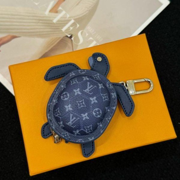 designer,replica,clothing,fake,1:1,lv,luxury,high quality New LV turtle pendant (NG26GV)